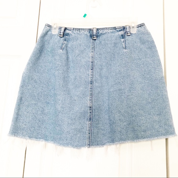 Liz Claiborne Jean Denim Skirt with Button Front - Picture 2 of 4